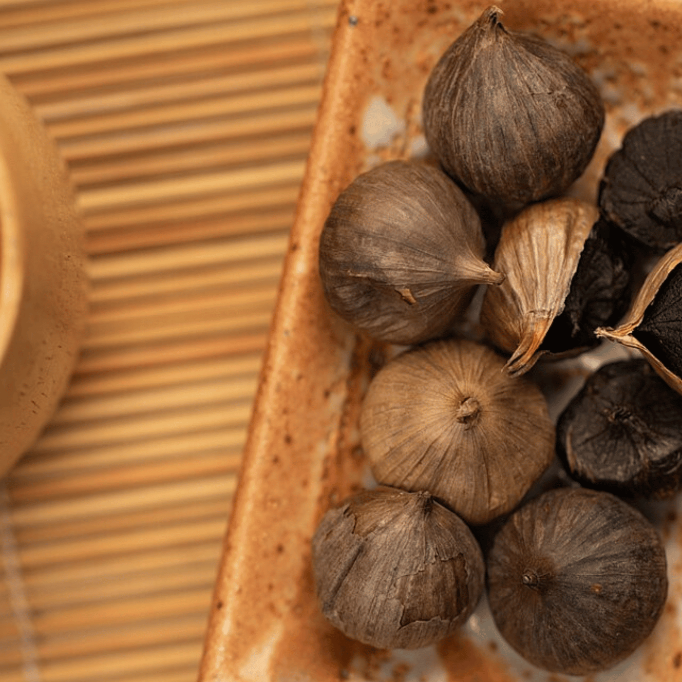 Ail noir : secrets, bienfaits et idées de recettes faciles