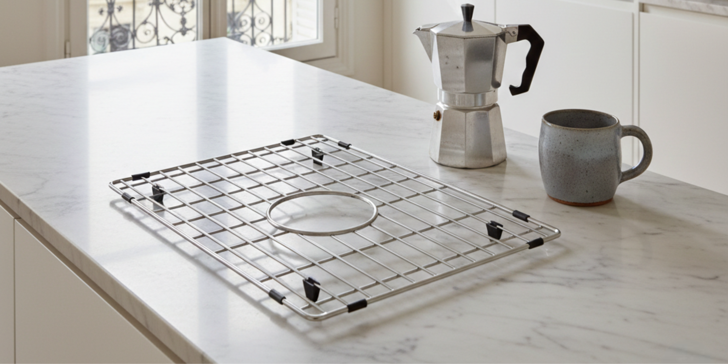 Grille en inox fond d'évier pour Chambord PHILIPPE I, une finition parfaite et une protection durable pour votre évier.