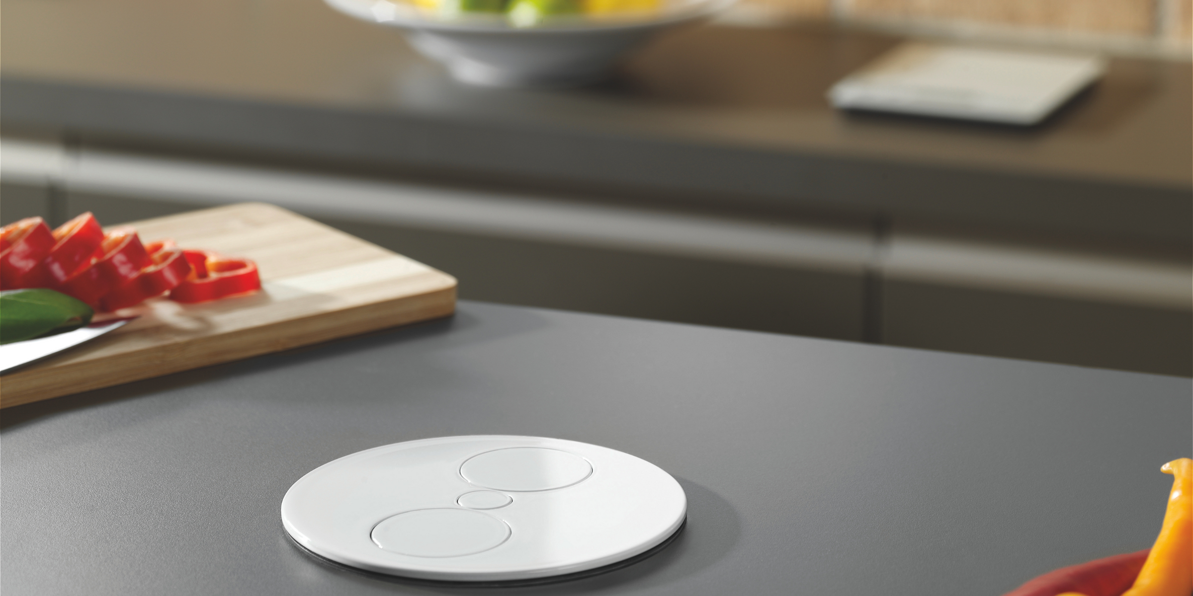 Le bestseller Prise plan de travail ALTON - Bloc 2 prises à encastrer blanc mat dans une cuisine