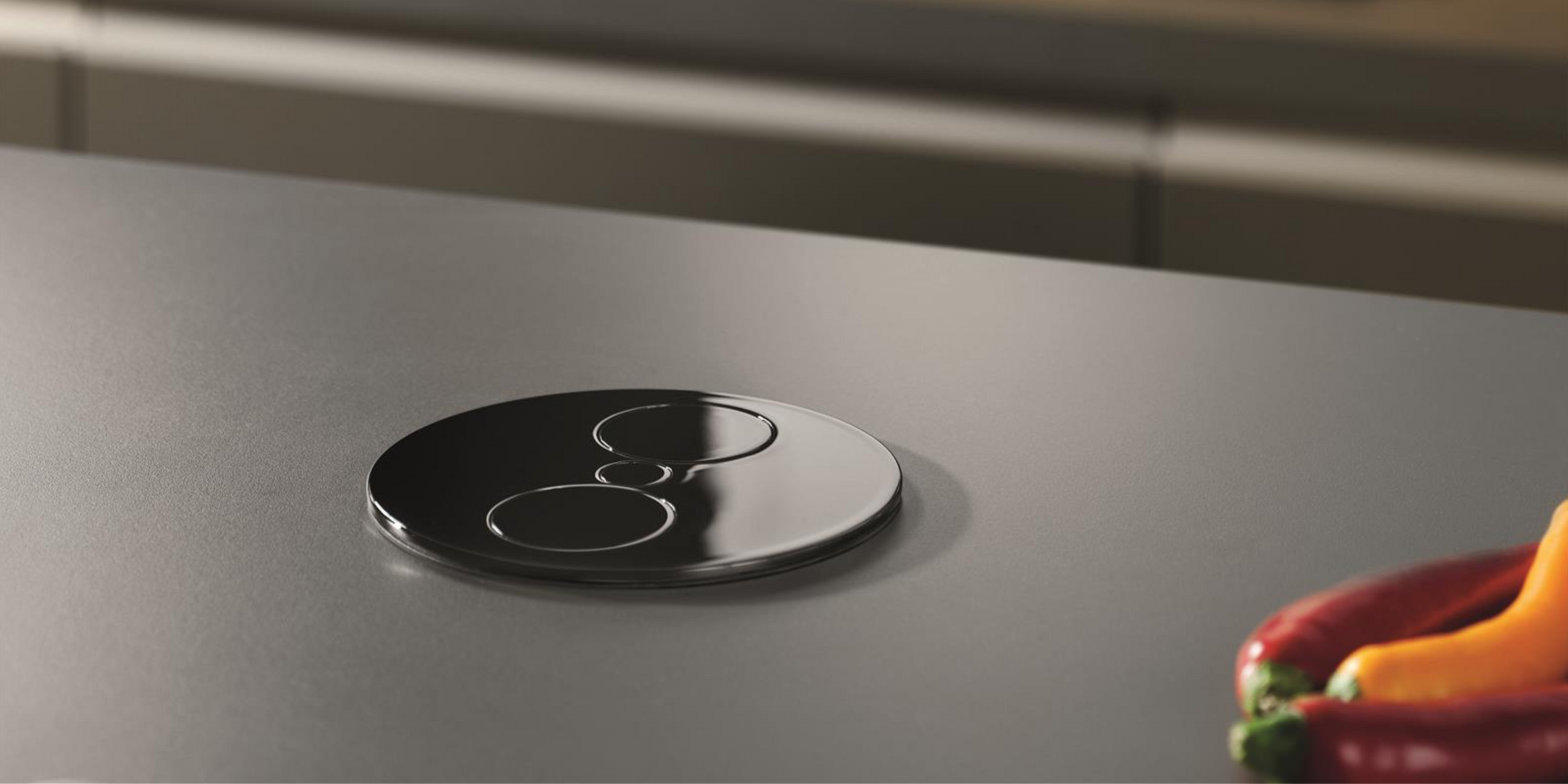 Le bestseller Prise plan de travail ALTON - Bloc 2 prises à encastrer noir mat dans une cuisine