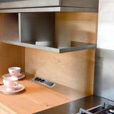 Prise plan de travail AURA - Bloc 3 prises + 2 USB-A rétractable inox