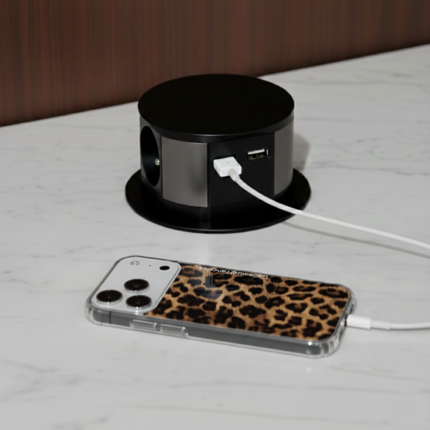 Prise plan de travail RUBY - Bloc 3 prises + 1 USB-A et 1 USB-C rétractable noir