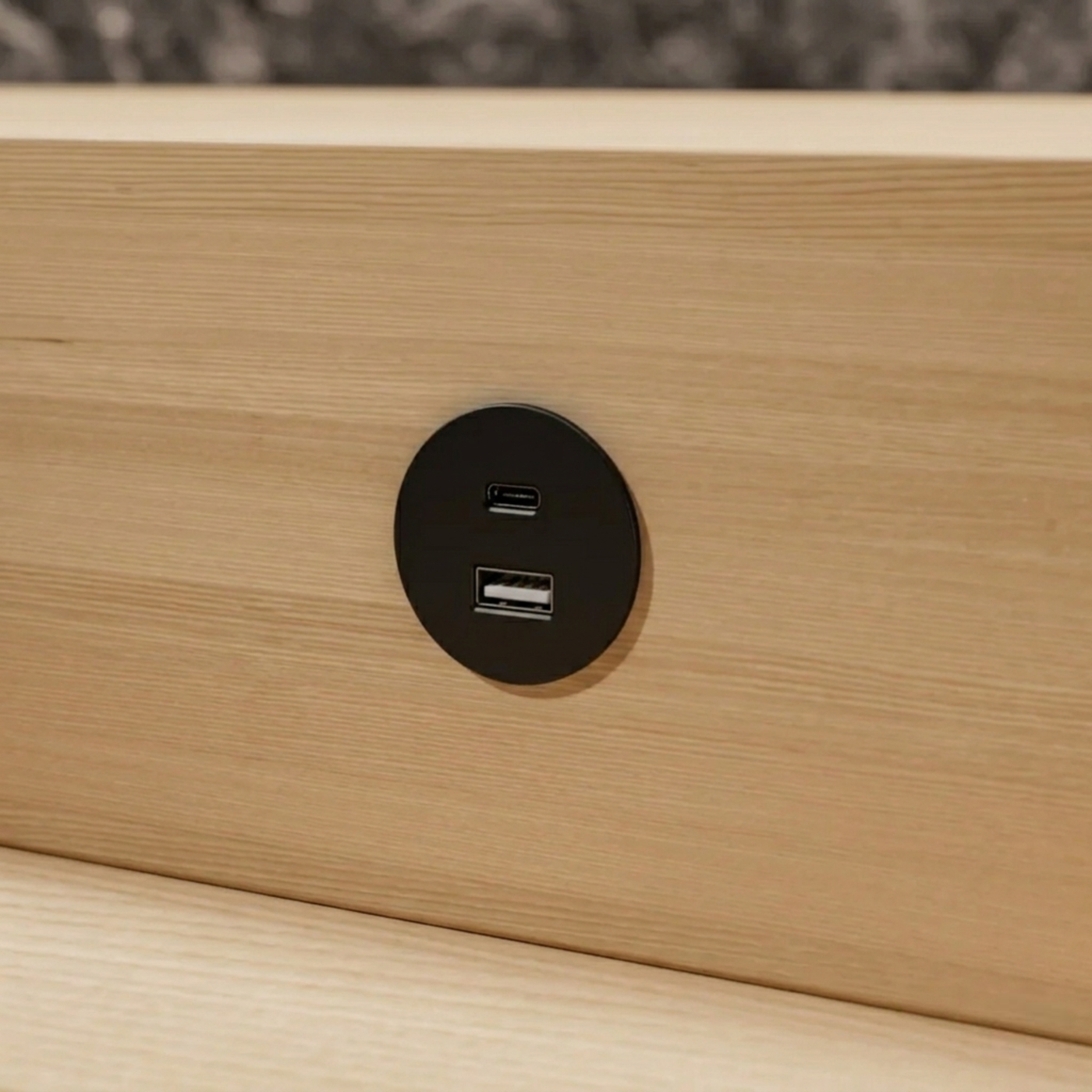 Prise USB murale ARCHEA 1 prise USB C + 1 USB-A - Prise ronde encastrable noir