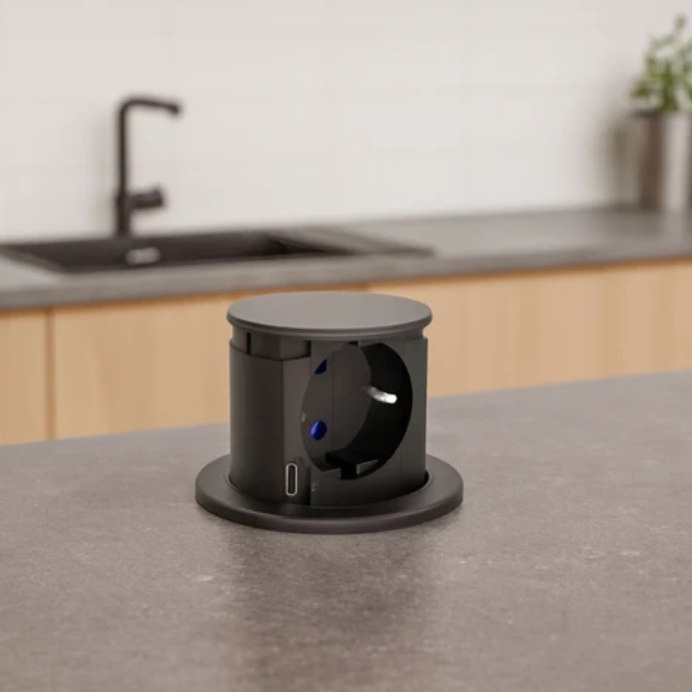 Prise plan de travail NEKO rétractable noir - Bloc 1 prise + 1 USB-C