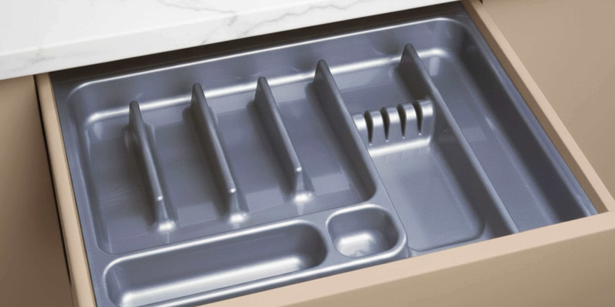 Range couverts 10 compartiments L 60 cm, accessoire pratique et organisé pour tiroir de cuisine, style moderne ou classique.