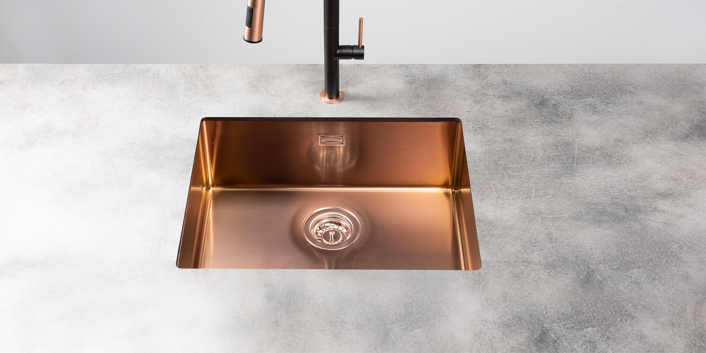 Évier inox cuivre Luisina PANDORE 1 bac 570x450, design luxueux, finition cuivrée brillante