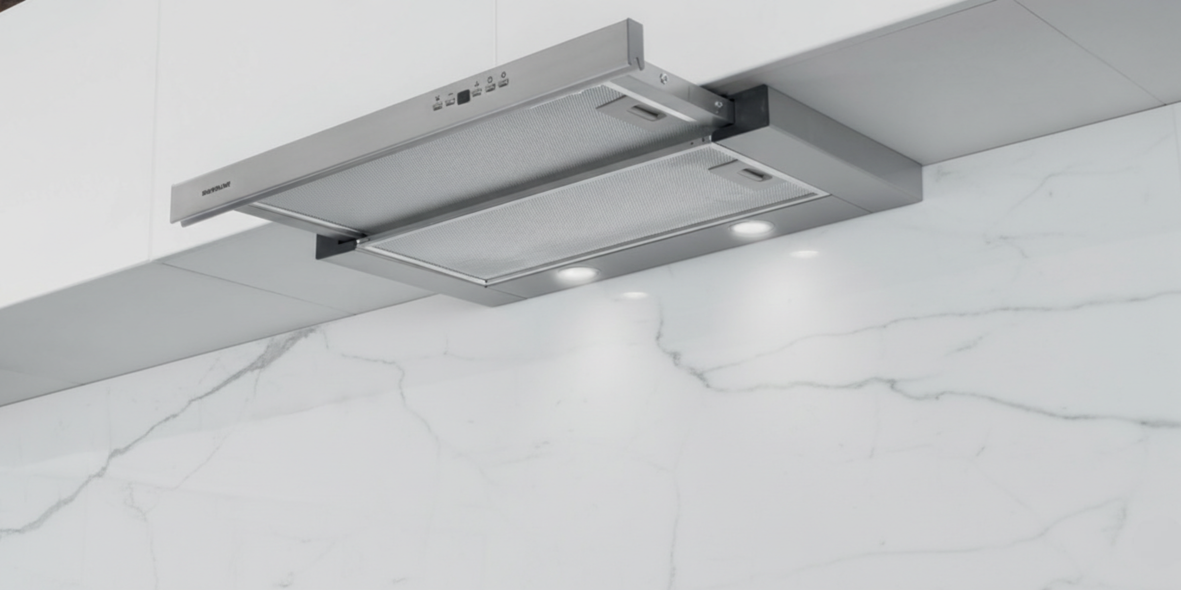 Hotte ASTA inox 60 cm, discrète et performante pour un air purifié.