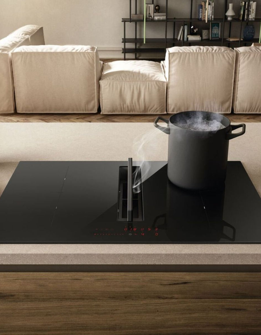 Plaque avec hotte intégrée