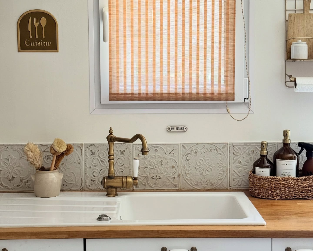 Robinet vintage vieux bronze MARIUS, style rétro et authentique pour une cuisine au charme classique