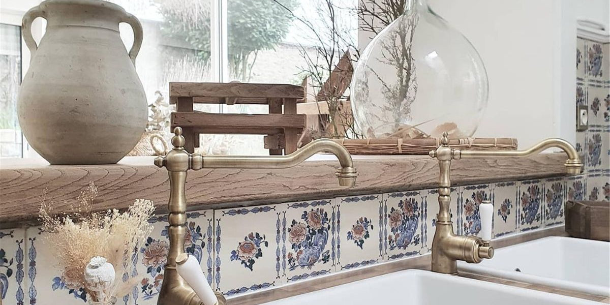 Cuisine équipée d'un Robinet rétro vieux bronze Chambord EDMOND