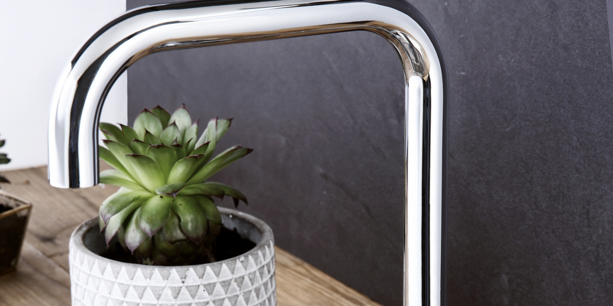 Robinet chromé Luisina VALENTIN, mitigeur au style minimaliste, idéal pour une cuisine moderne et fonctionnelle