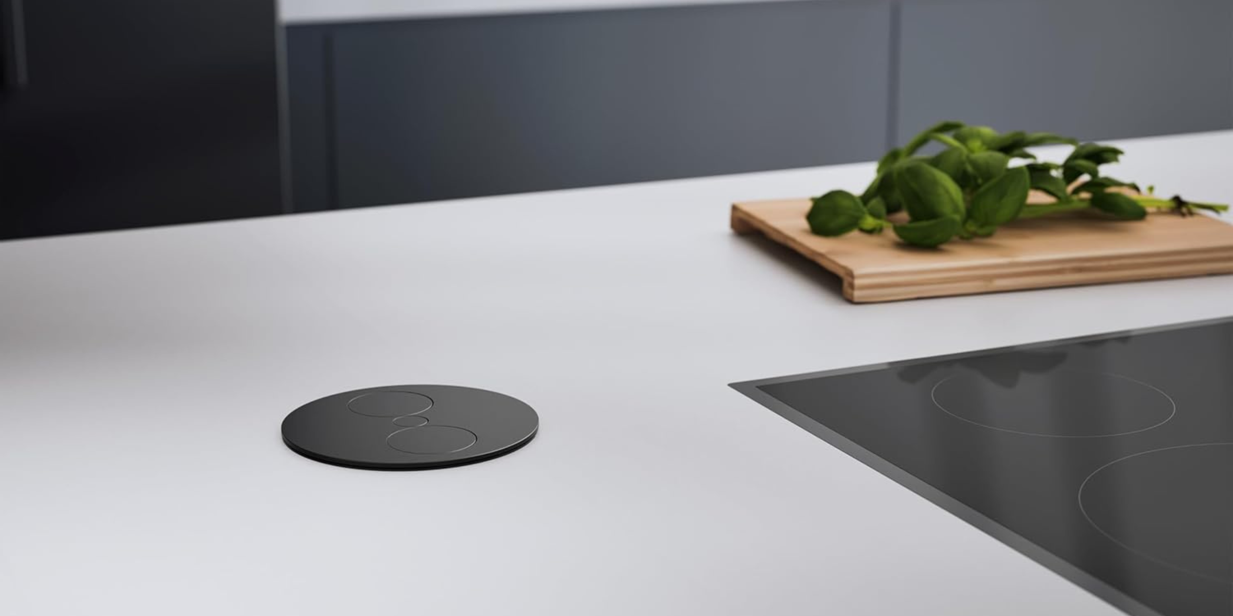 Prise plan de travail DELTA, multiprise 1 prise + 2 USB-A à encastrer noir mat, intégration élégante et accès simplifié.