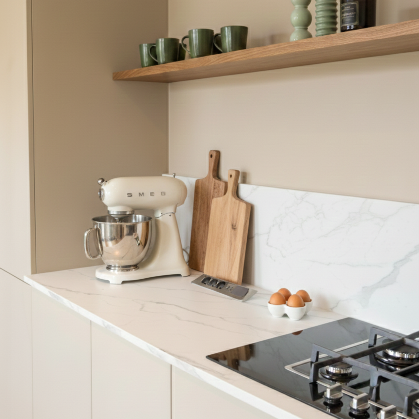 Prise plan de travail AURA - Bloc 3 prises + 2 USB-A rétractable inox