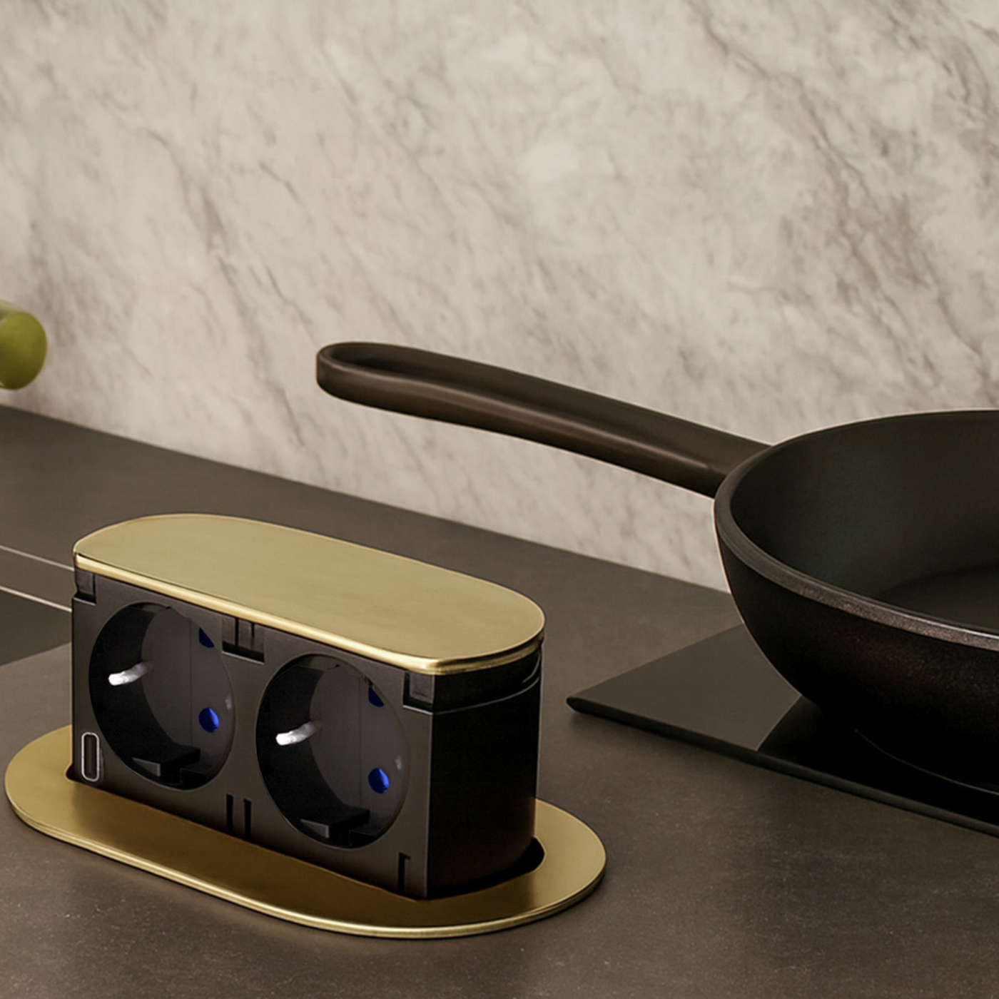 Prise plan de travail PIXEL rétractable doré - Double prise + 1 USB-C