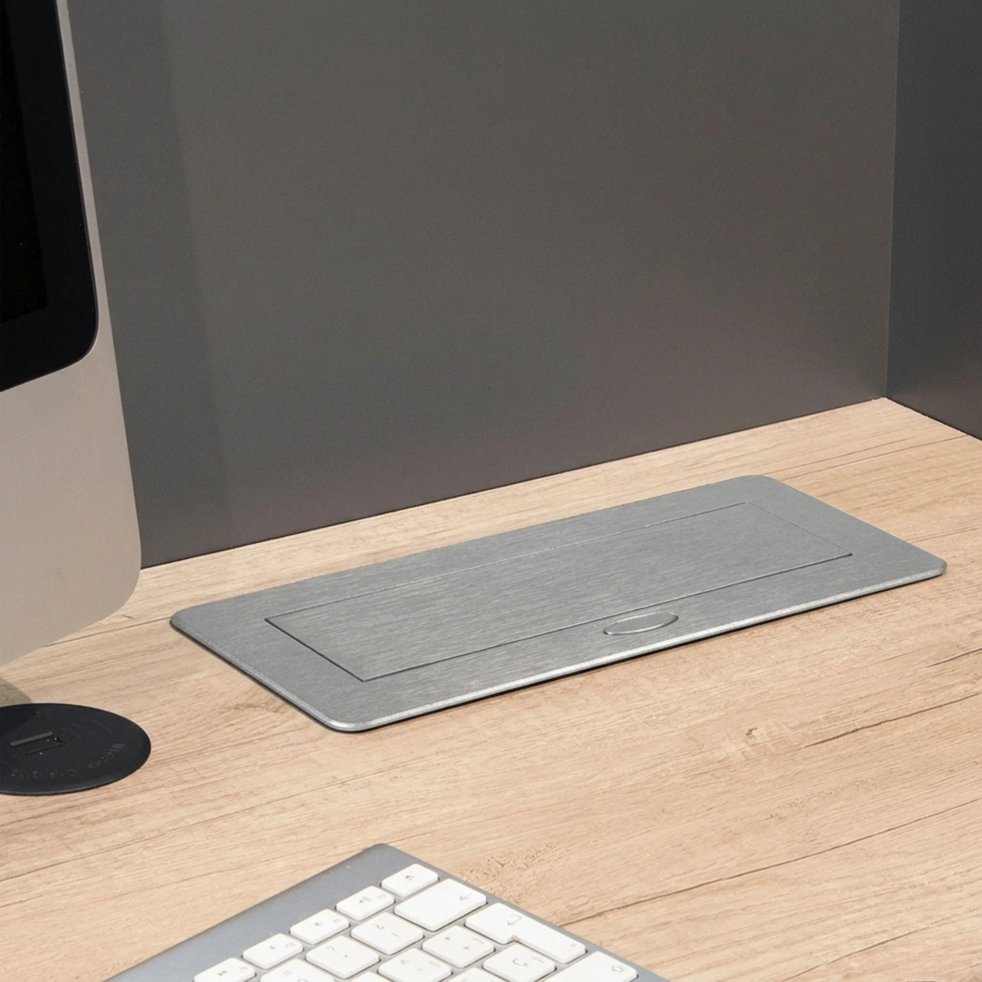 Prise plan de travail BRUME à ouverture automatique - Bloc 2 prises + 1 USB-A + 1 USB-C rétractable gris