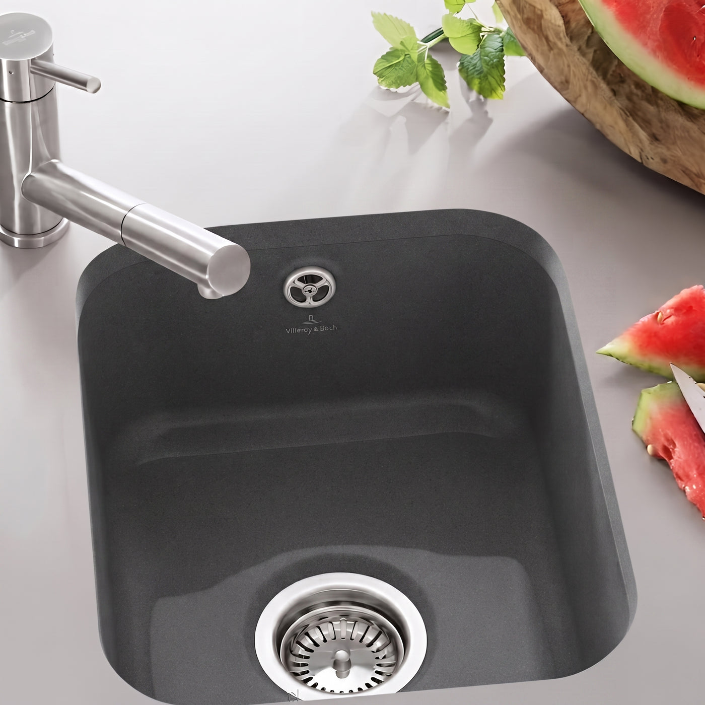 Evier sous-plan céramique gris graphite Villeroy & Boch CISTERNA 50 1 bac 445x445