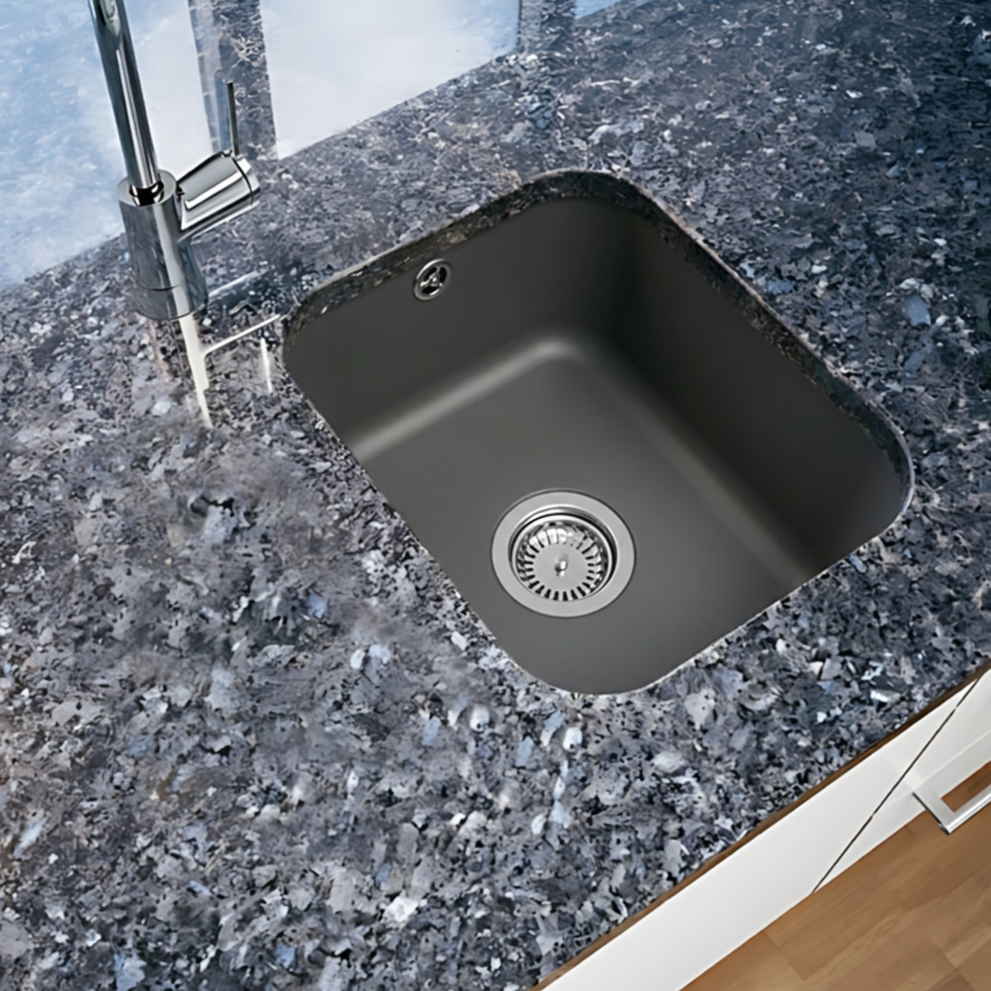 Evier sous-plan céramique gris graphite Villeroy & Boch CISTERNA 45 1 bac 370x435