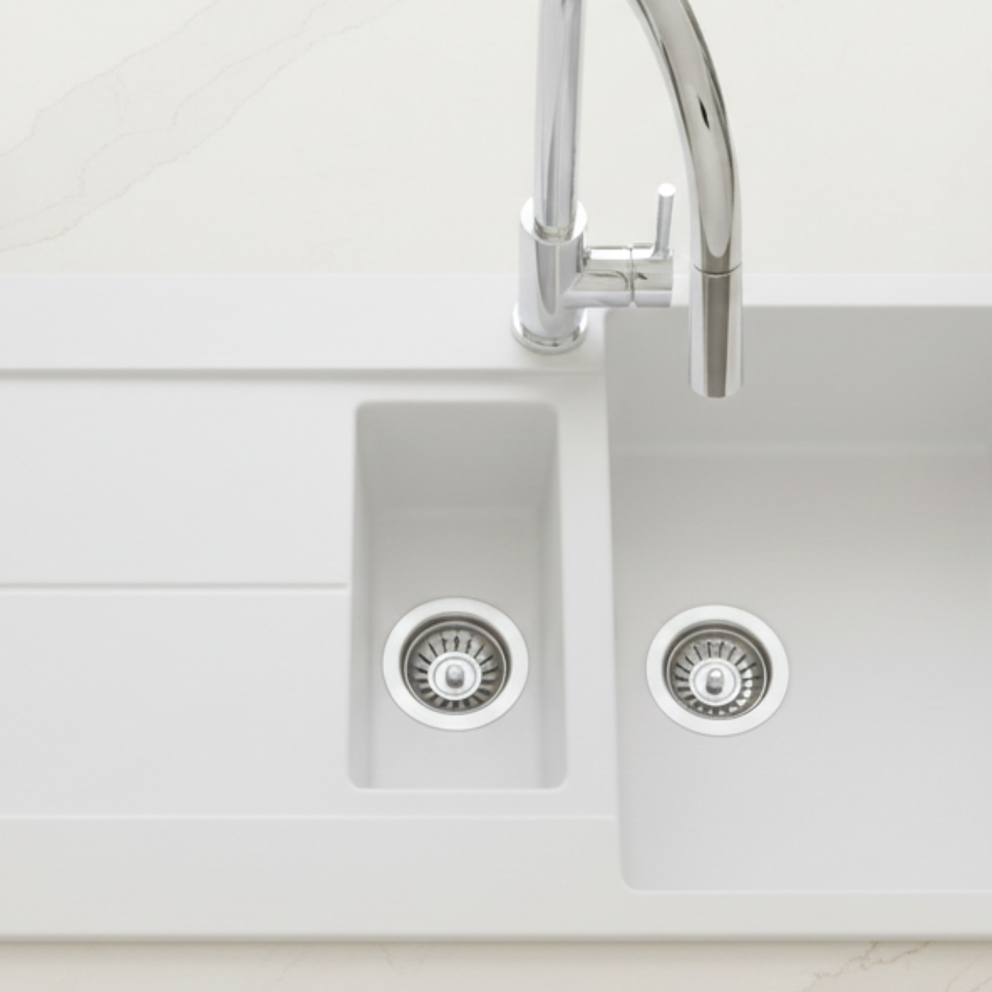 Évier granit blanc pur Luisina TAM TAM 1 bac et demi - 1 égouttoir