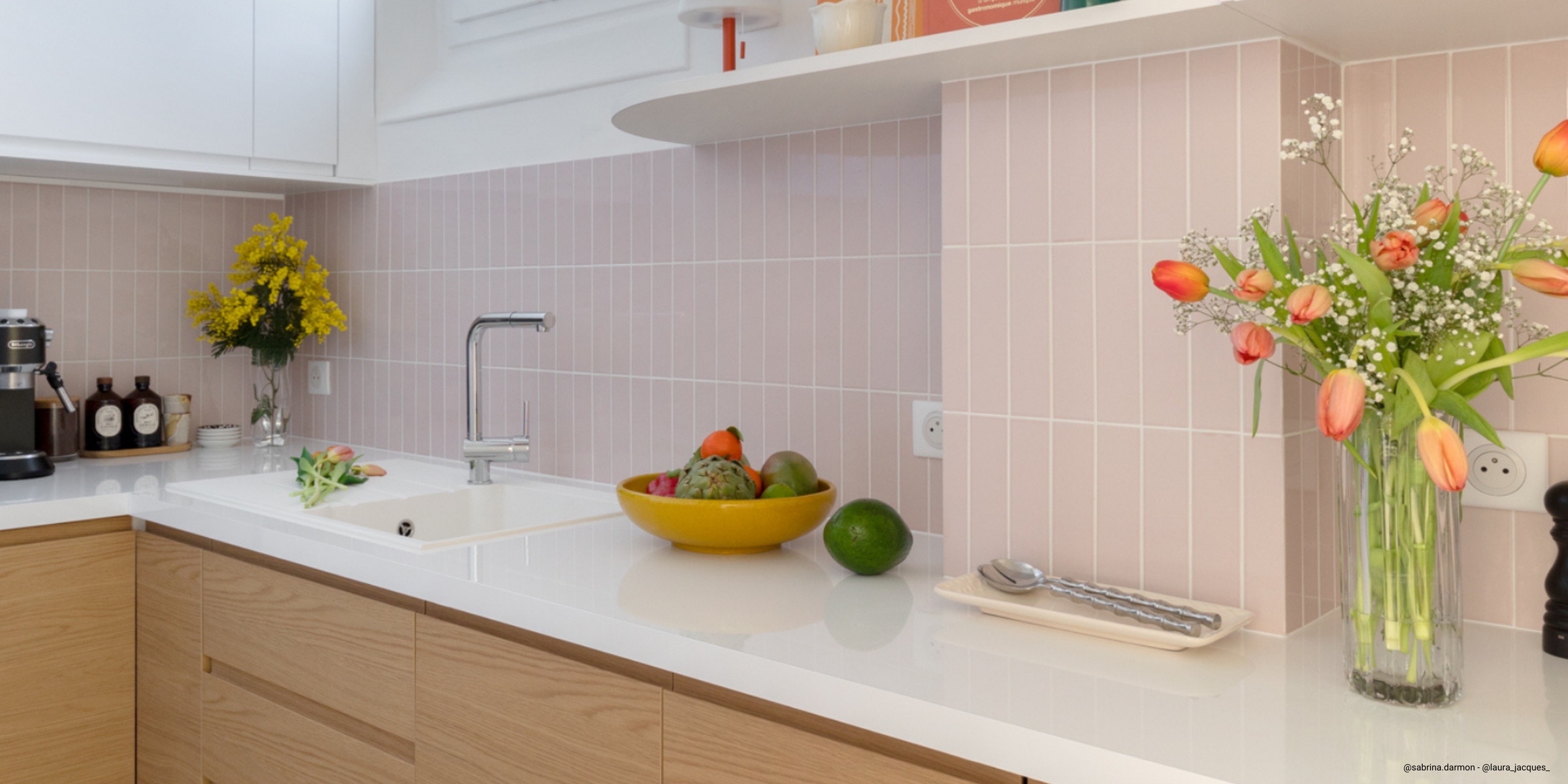 Évier céramique blanc brillant Vitra ARKITEKT 1 grand bac 1 égouttoir, spacieux et raffiné, idéal pour cuisines familiales