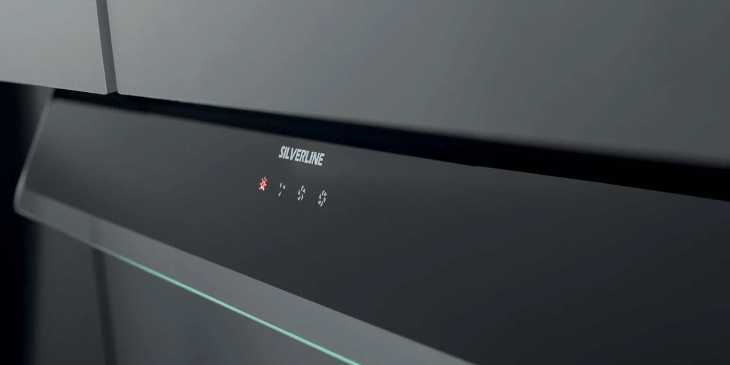 Hotte encastrable Silverline CELENO noire 60 cm, design moderne pour une aspiration efficace de fumées et vapeurs de cuisine.