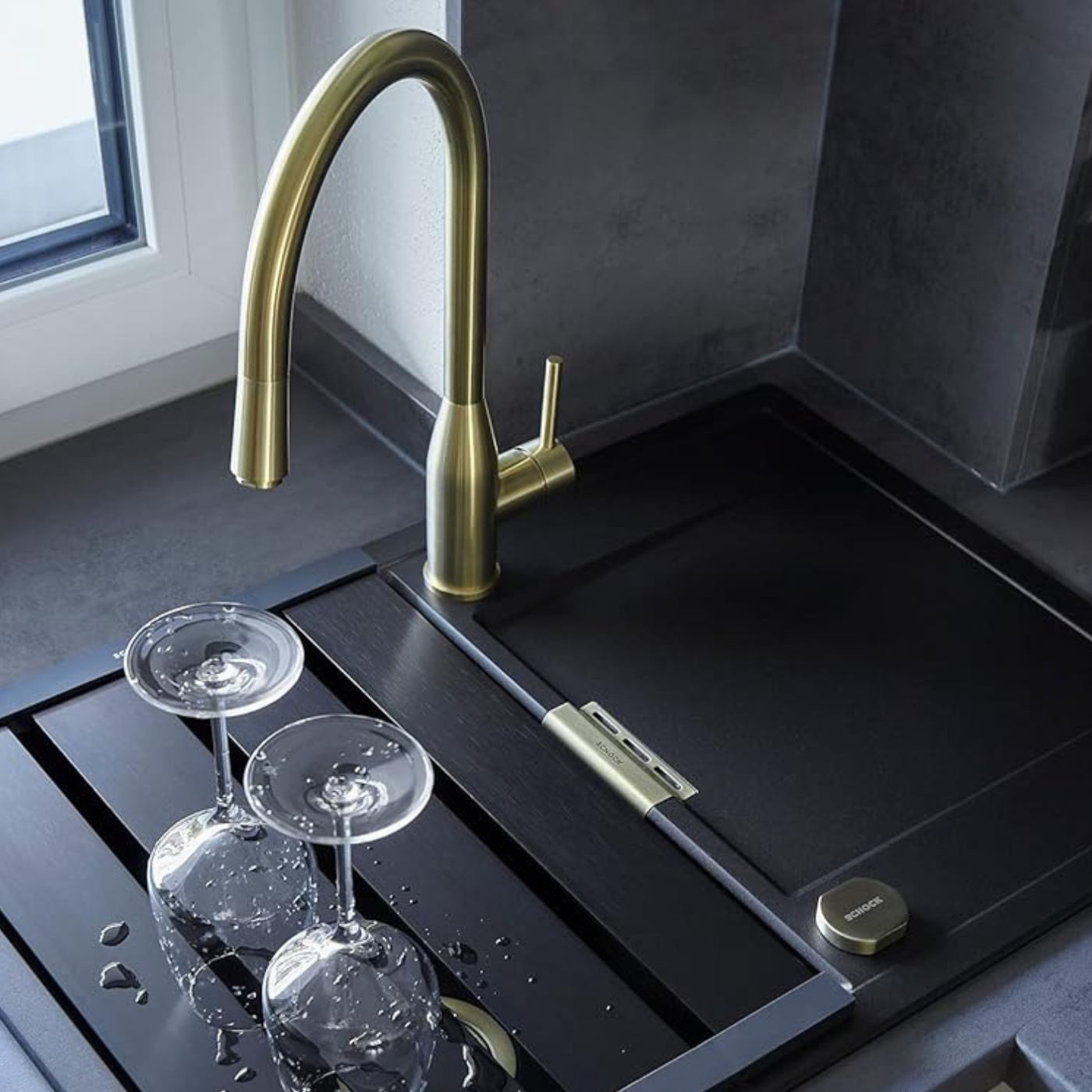 Robinet Douchette Schock KAVUS inox PVD doré