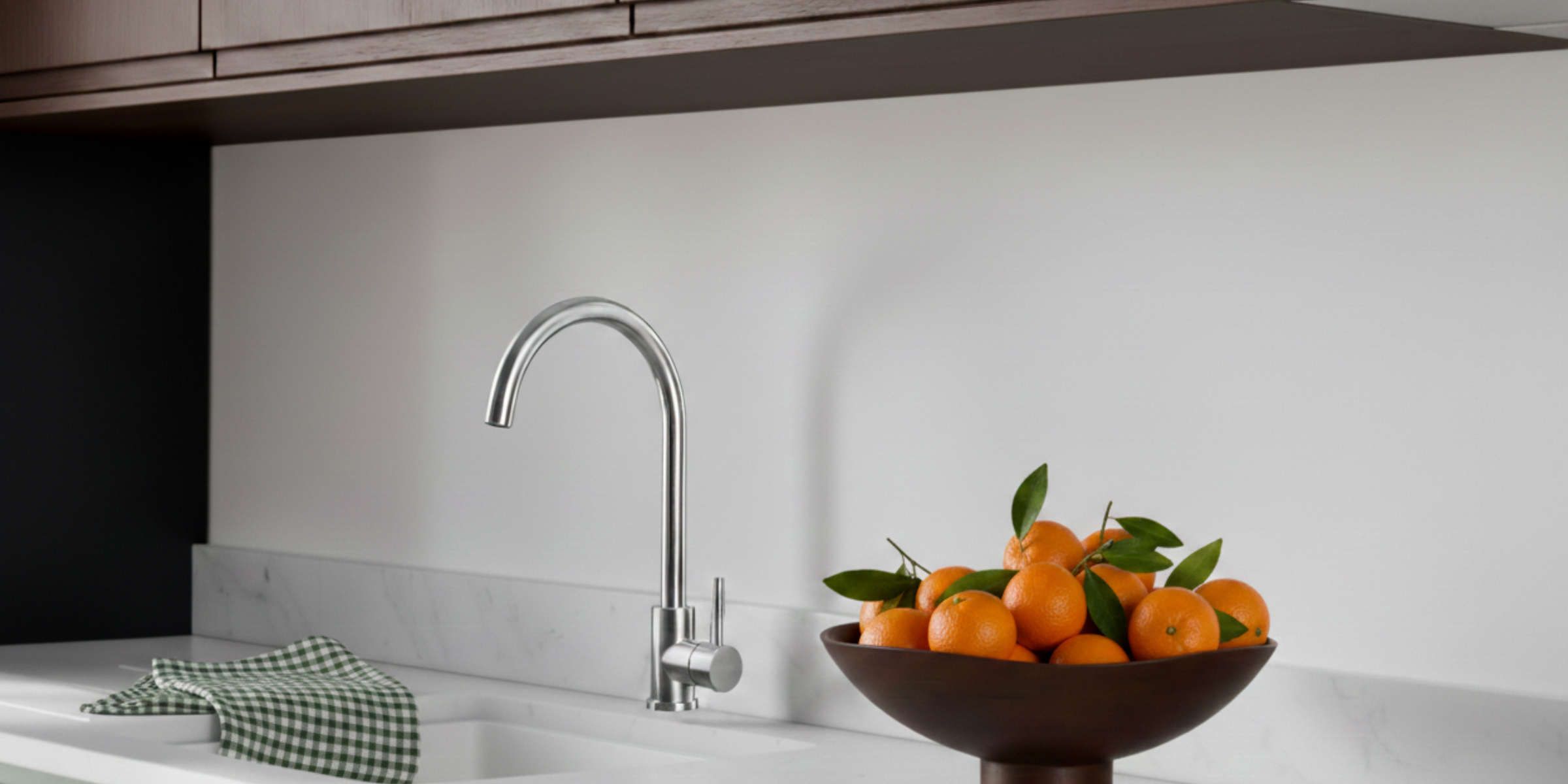 Robinet Luisina inox massif SIMON, conception durable et finition élégante, idéal pour équiper votre évier avec style.